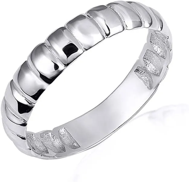 Claddagh Gold .925 Sterling Silver Ribbed Band Ring