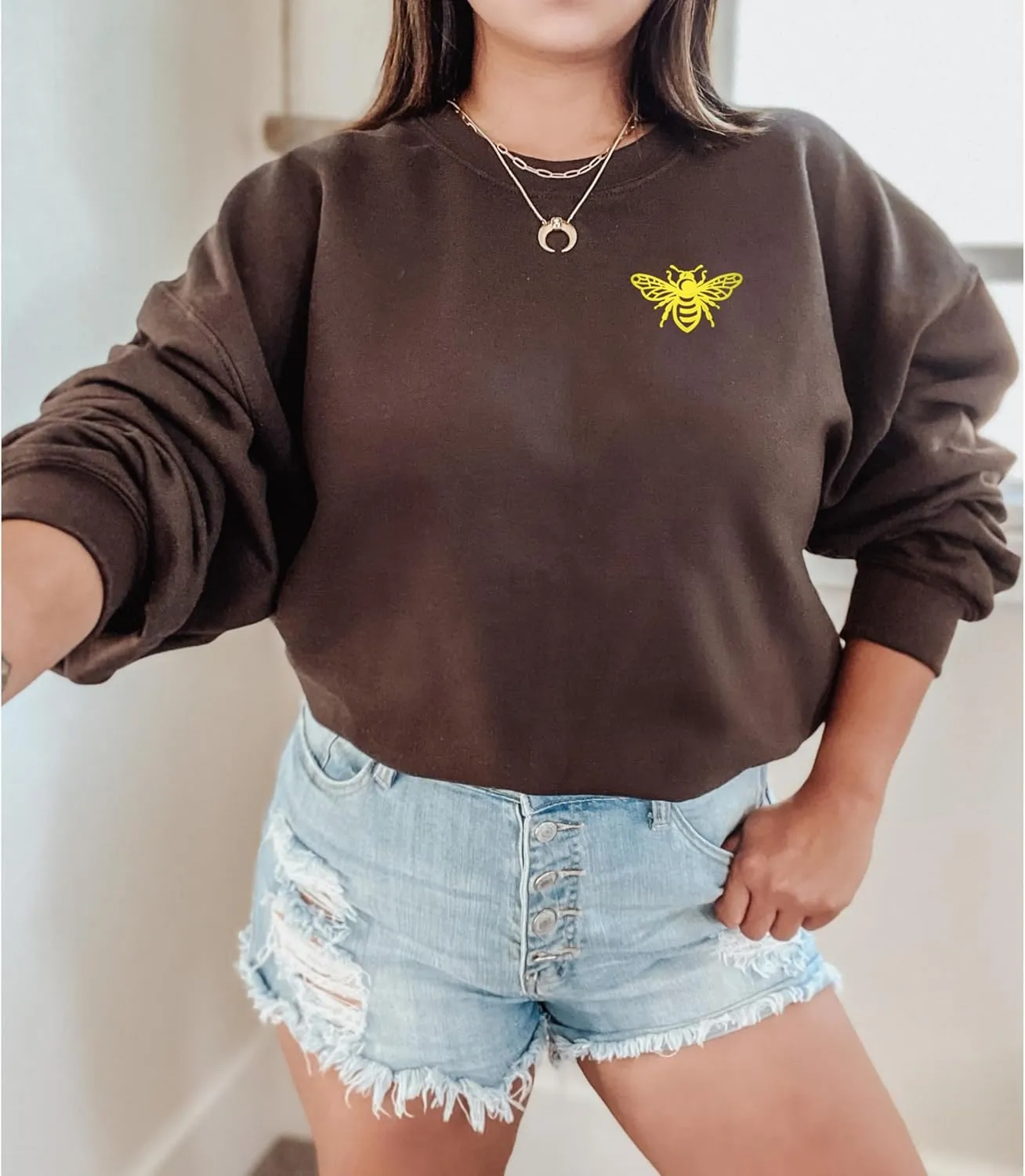 Embroidered Bee Design - Crewneck Sweatshirt Unisex - Oversized Cozy PolyCotton - Sweatshirt for Nature Lovers