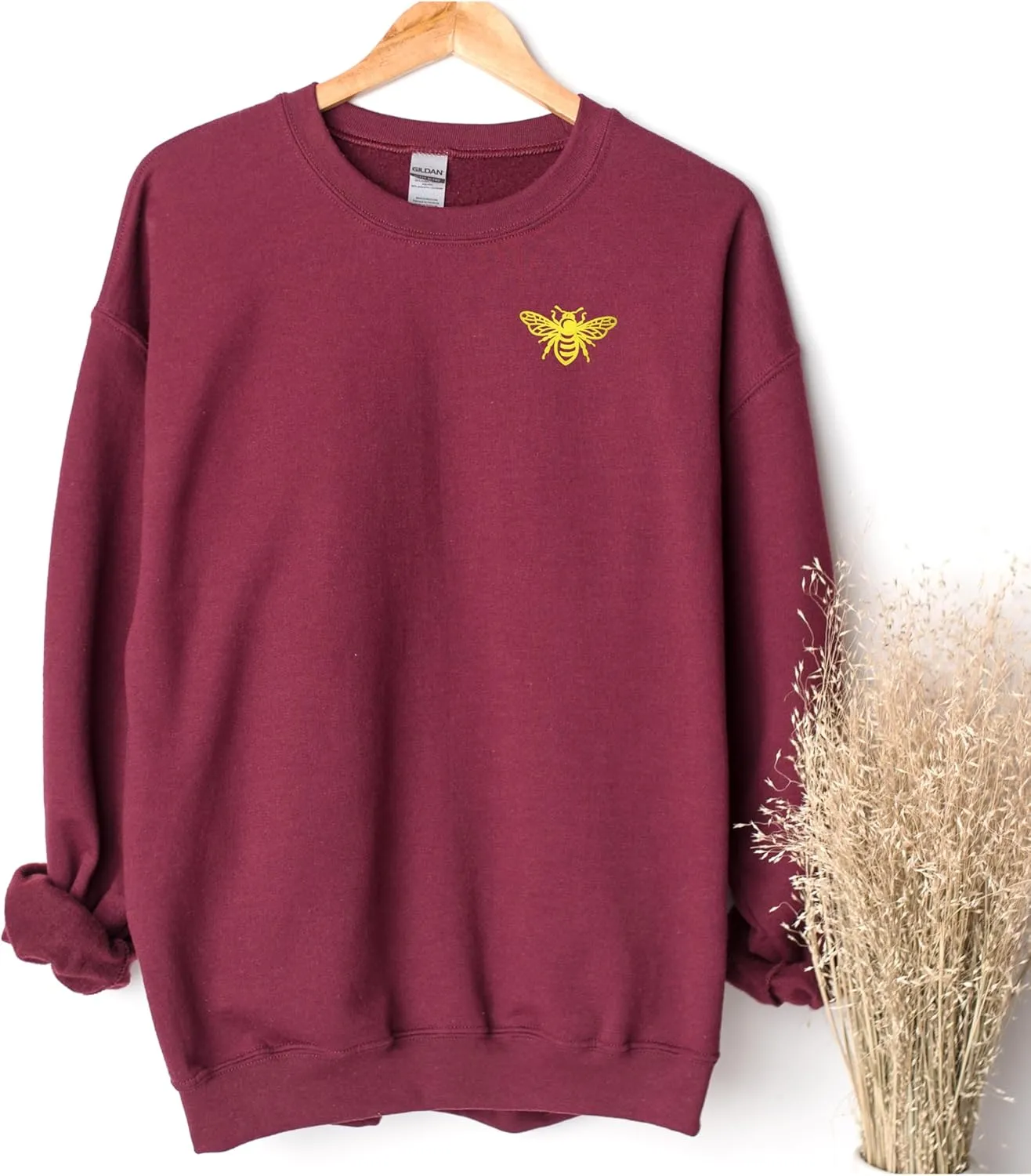 Embroidered Bee Design - Crewneck Sweatshirt Unisex - Oversized Cozy PolyCotton - Sweatshirt for Nature Lovers
