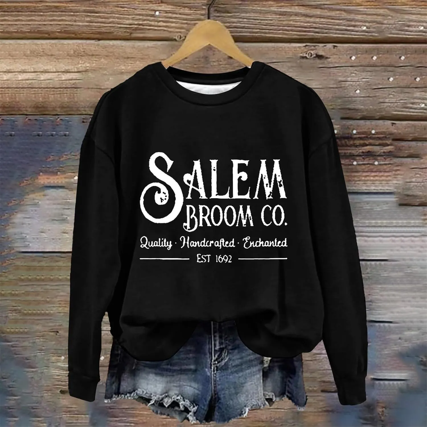 Halloween Sweatshirts for Women 2024 1692 Salem Broom Co Sweatshirt Graphic Crewneck Long Sleeve Hoodies Fall Outfits