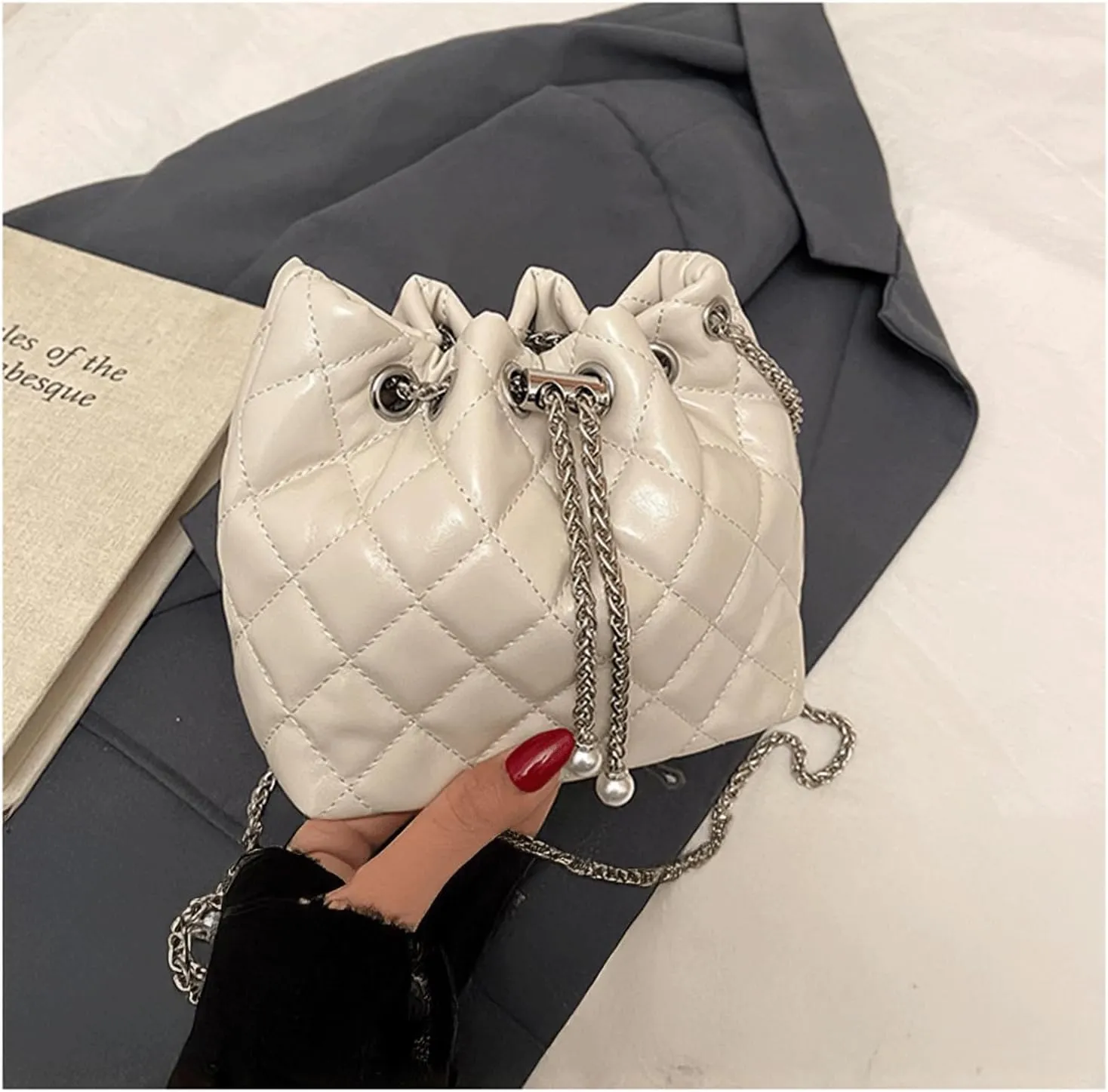 Mini Bucket Bag Quilted Leather Purse with Drawstring Vintage Bucket Handbag Small Shoulder Crossbody Purse Bag
