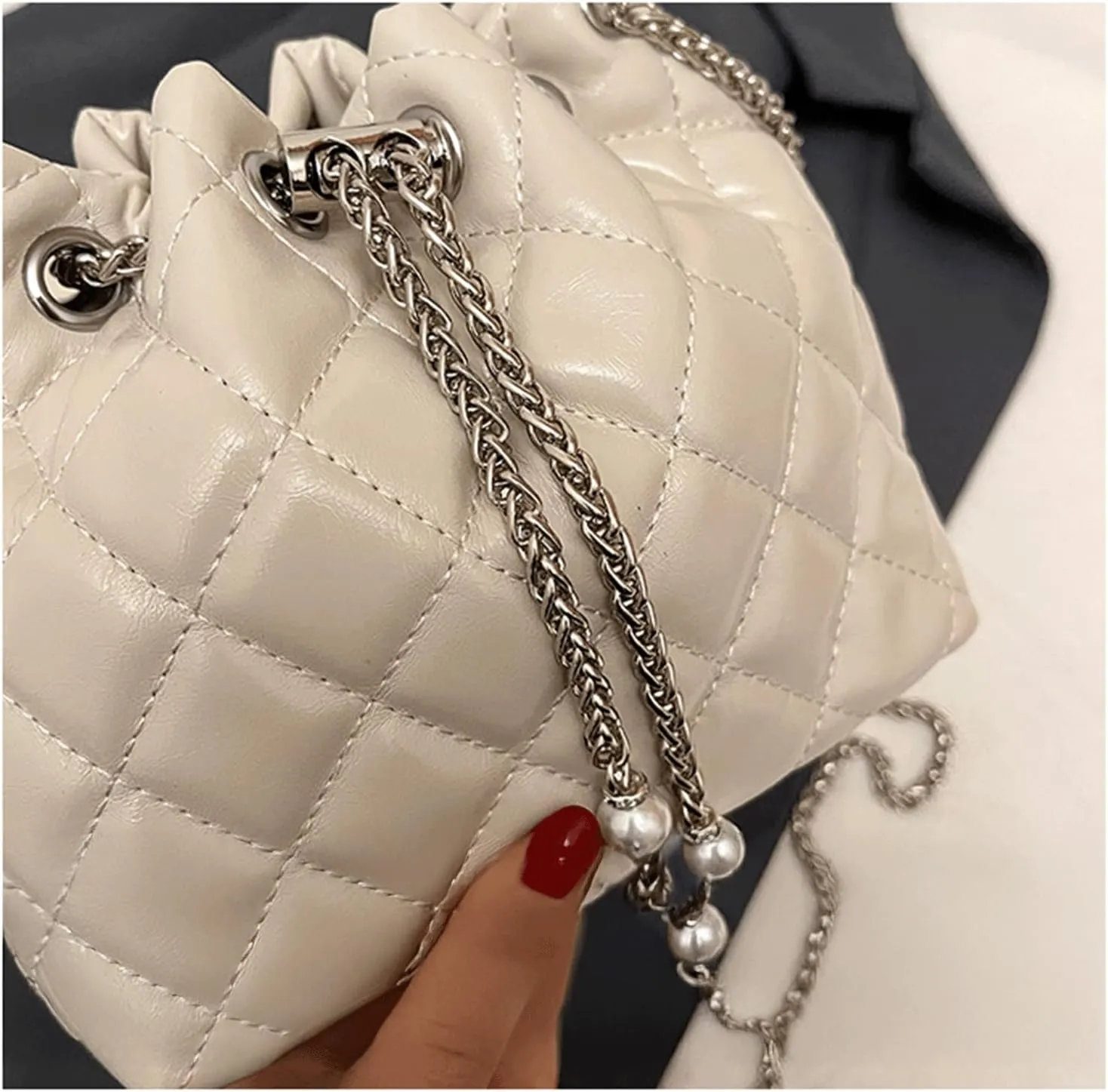 Mini Bucket Bag Quilted Leather Purse with Drawstring Vintage Bucket Handbag Small Shoulder Crossbody Purse Bag