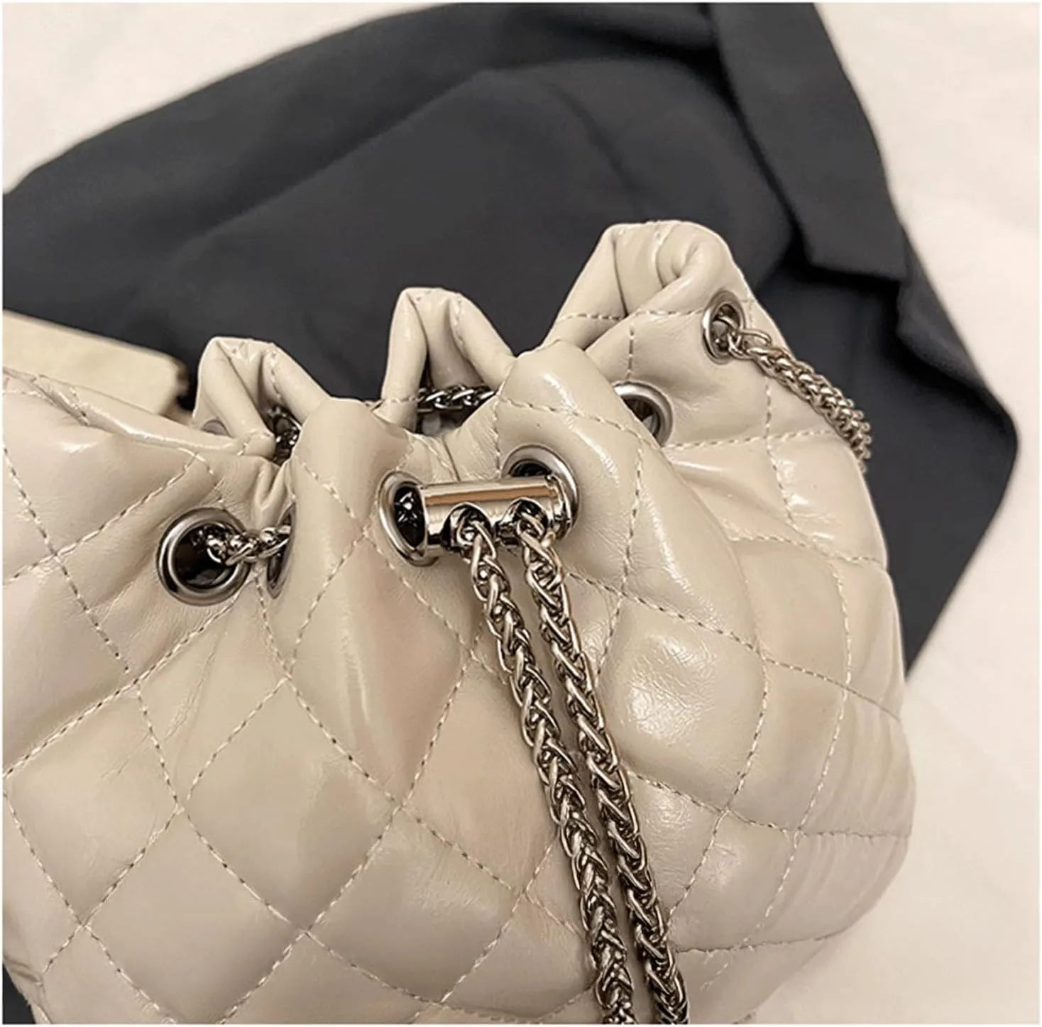 Mini Bucket Bag Quilted Leather Purse with Drawstring Vintage Bucket Handbag Small Shoulder Crossbody Purse Bag